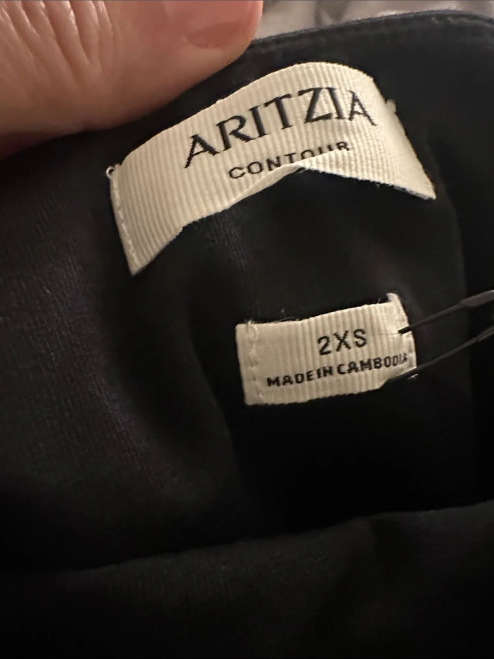 Aritzia Contour Square-neck Bodysuit - Picture 9 of 13